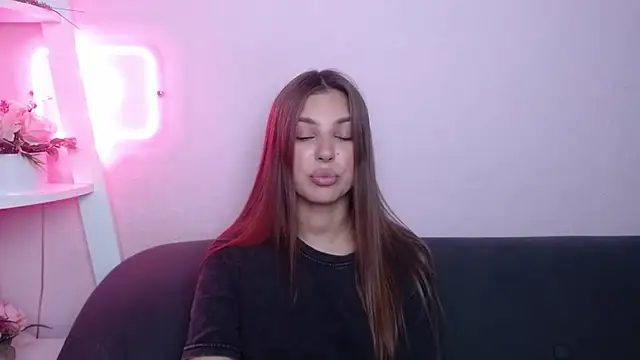 MilanaAngelAs online show from July 18, 5:11 am