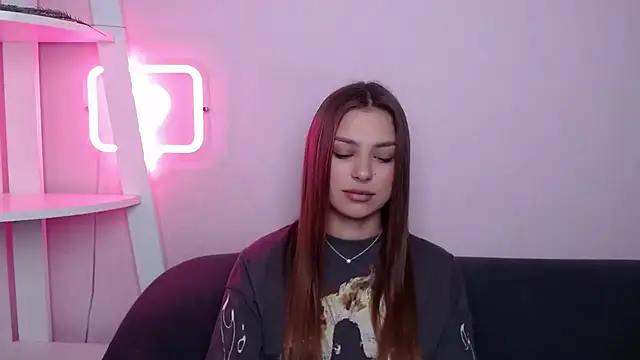 MilanaAngelAs online show from April 6, 4:46 am