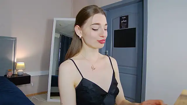 NicoleRosss online show from January 8, 1:15 pm