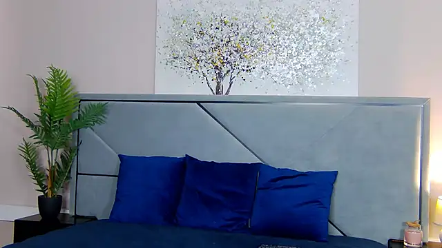 Snapshot of NicoleRosss chatting on October 11, 11:14 am NicoleRosss online show from October 11, 11:14 am