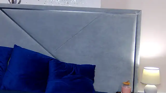 Snapshot of NicoleRosss chatting on September 27, 11:17 am NicoleRosss online show from September 27, 11:17 am