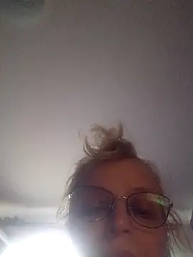 Snapshot of BritneyHudson chatting on September 21, 6:12 am BritneyHudson online show from September 21, 6:12 am
