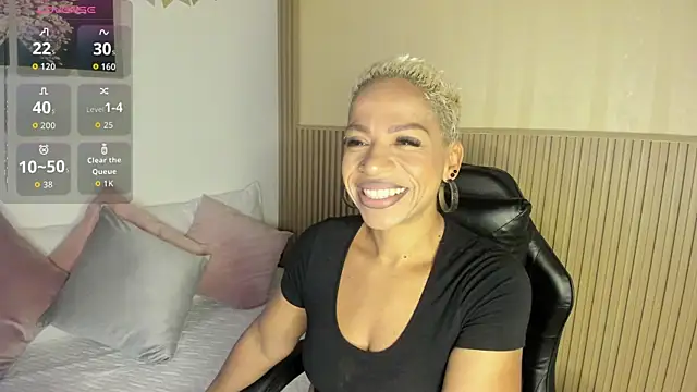 Snapshot of summer_night_ chatting on October 8, 11:47 am summer night online show from October 8, 11:47 am