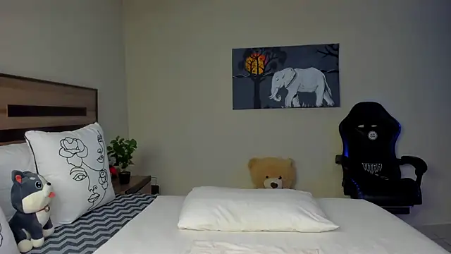 Renee-18 online show from December 21, 6:50 am