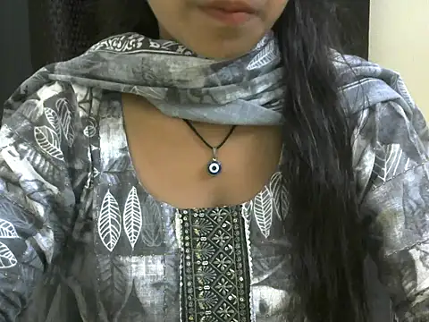 Snapshot of momo_lov chatting on September 25, 5:39 am momo lov online show from September 25, 5:39 am
