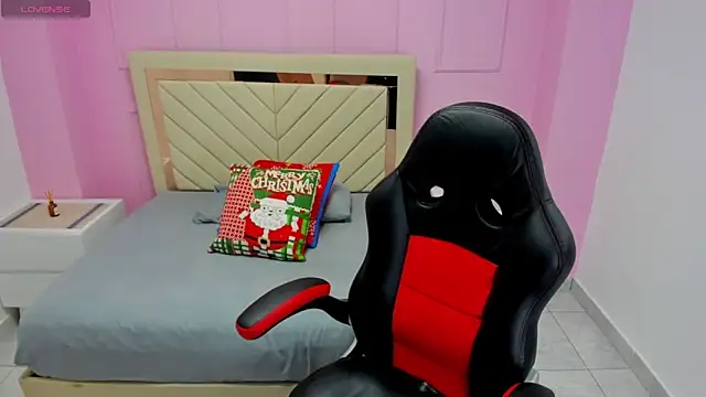 delilaquinn online show from December 16, 7:42 pm