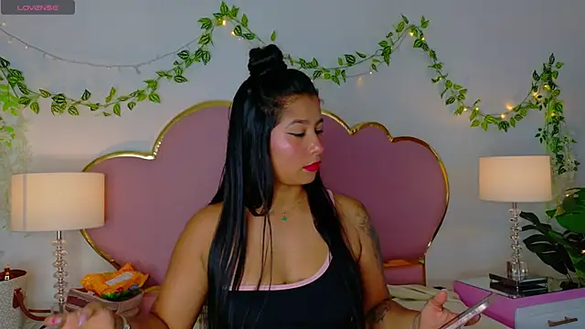 EmmaCrush online show from November 7, 9:20 pm