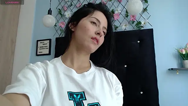 evatits 1 online show from December 14, 1:28 pm