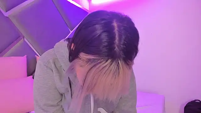 Charlotte Myers online show from September 20, 9:24 pm