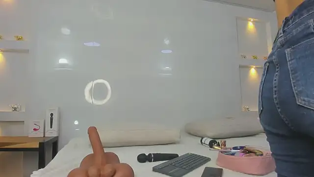 Dalia-Prada online show from January 6, 4:16 am