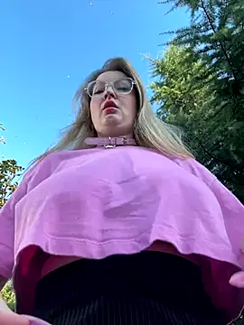 Snapshot of Teya_moon_ chatting on September 10, 2:06 pm Teya moon  online show from September 10, 2:06 pm