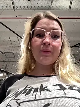 Snapshot of Teya_moon_ chatting on October 23, 2:56 pm Teya moon  online show from October 23, 2:56 pm