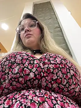 Teya moon  online show from March 29, 3:22 pm