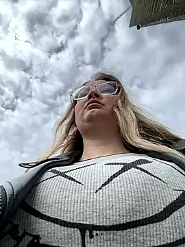 Teya moon  online show from April 21, 12:34 pm