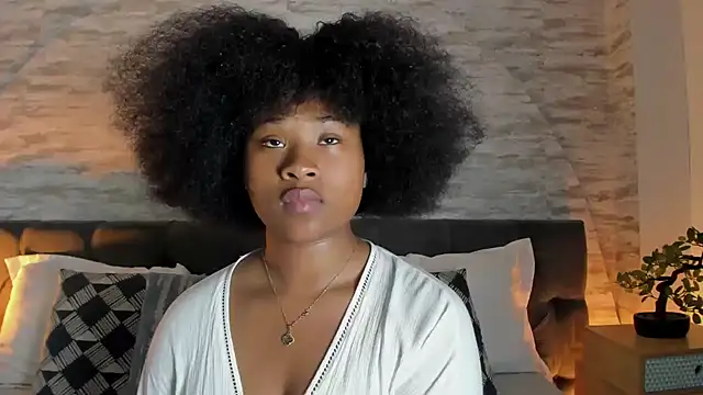 Anneth  M online show from November 28, 8:01 pm