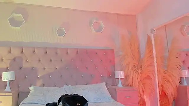 Agathaargent  online show from December 21, 4:17 am