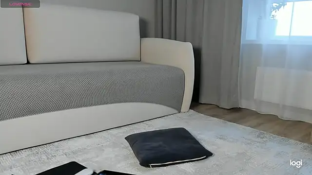 AmelinaLove online show from October 21, 1:42 am