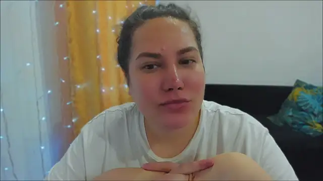 Snapshot of _madalexa_ chatting on October 3, 1:49 pm madalexa online show from October 3, 1:49 pm