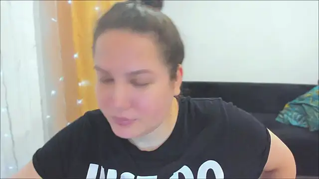 Snapshot of _madalexa_ chatting on October 13, 4:53 pm madalexa online show from October 13, 4:53 pm