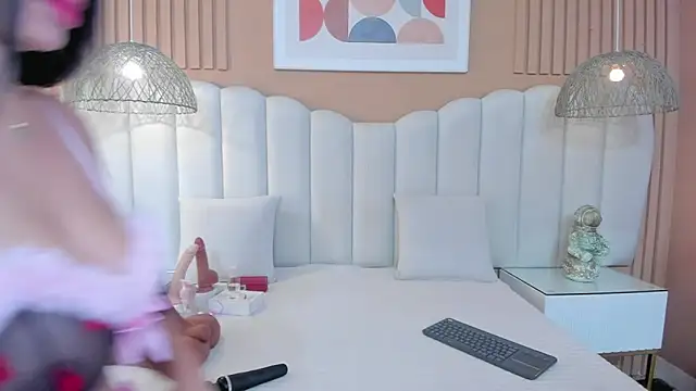 Sara Vanegas online show from March 24, 11:37 am