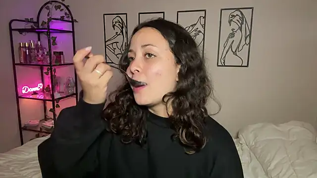 Megan Rodrigo online show from November 20, 9:38 pm