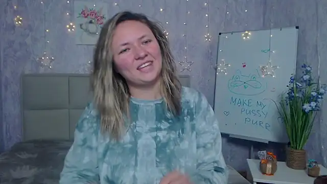 SallyVerda online show from November 6, 7:09 pm