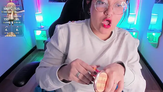 lucky-leah online show from November 26, 4:02 am