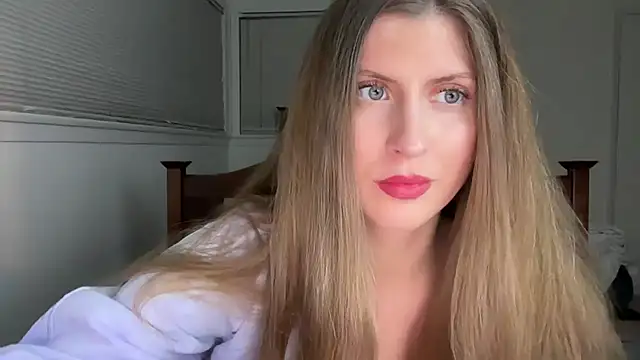 YUMIandbigWOLF online show from November 16, 2:57 am