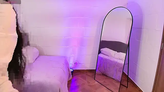 Snapshot of hazel_lee_ross chatting on October 9, 5:50 pm hazel lee ross online show from October 9, 5:50 pm