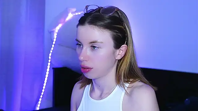 ivyleague  online show from April 15, 5:13 pm