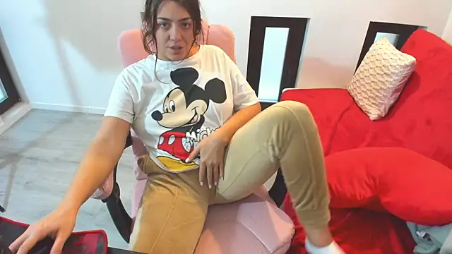 Dyana Kaylinn online show from December 22, 7:00 am