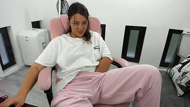 Dyana Kaylinn online show from September 12, 4:24 am