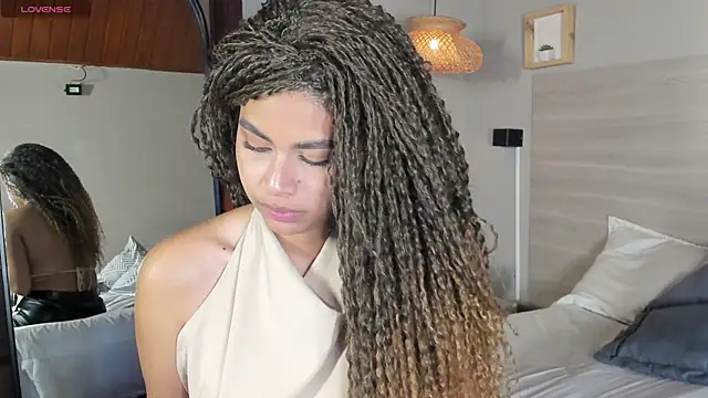 nayah   online show from April 11, 8:12 pm