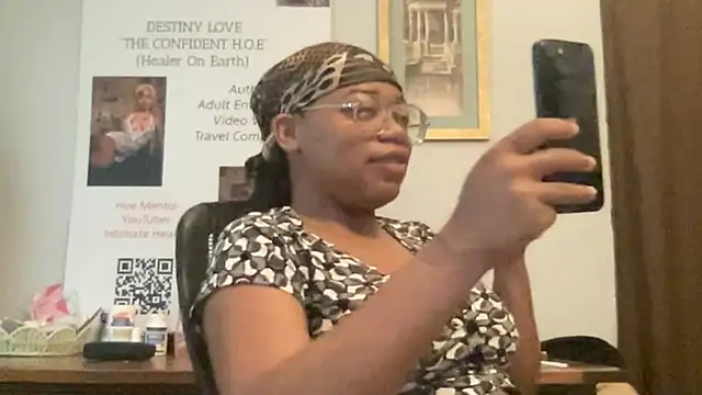 MommyConfident online show from June 7, 7:43 pm