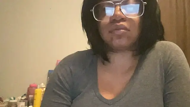 MommyConfident online show from January 10, 3:00 am