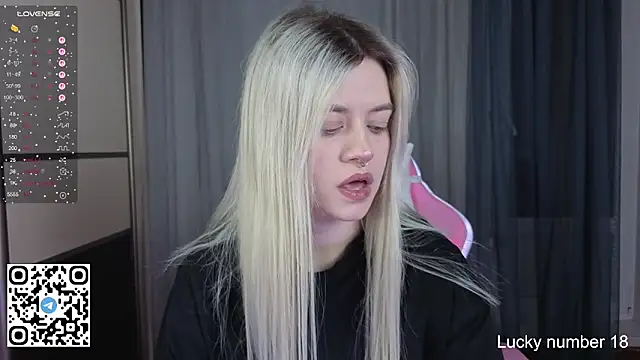 mybunnywendy online show from February 5, 8:45 pm