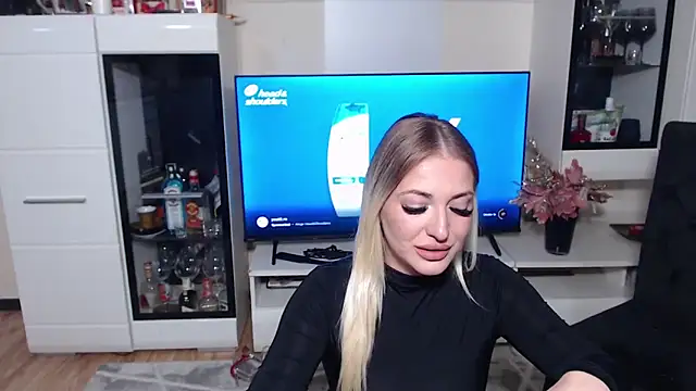 GodessJulia online show from December 3, 10:45 pm