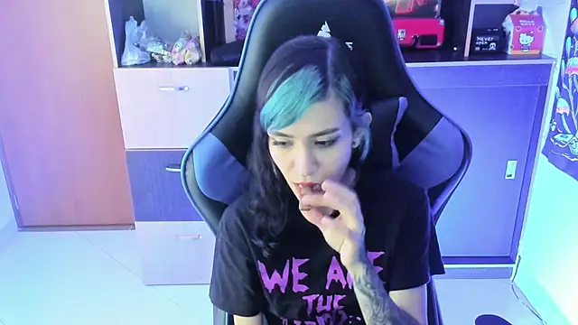 Badxbitch online show from March 25, 4:39 am