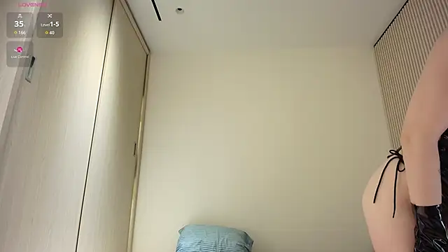 Naomi 52 online show from October 6, 1:11 am