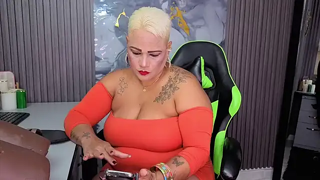 GianellaCox  online show from April 18, 1:35 pm