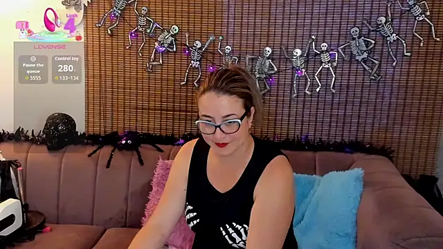 Snapshot of ariana_cross chatting on October 17, 12:52 pm ariana cross online show from October 17, 12:52 pm