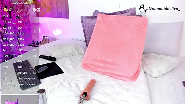 nahomiidasilva  online show from April 4, 7:56 pm