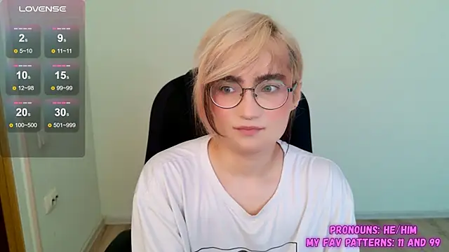 Snapshot of CuteYukiKun chatting on October 3, 8:19 am CuteYukiKun online show from October 3, 8:19 am