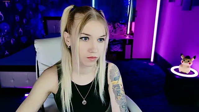 ShhhO O online show from April 21, 6:31 am