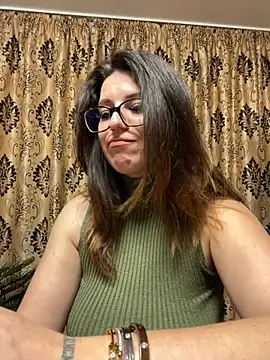 NadiraNoor online show from April 6, 12:43 am