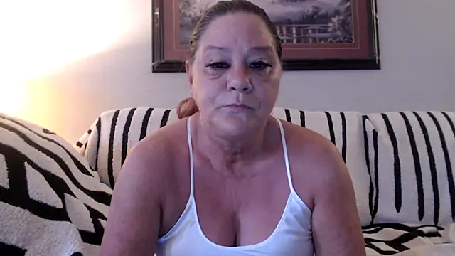 LexxiLeeds online show from May 19, 10:44 am