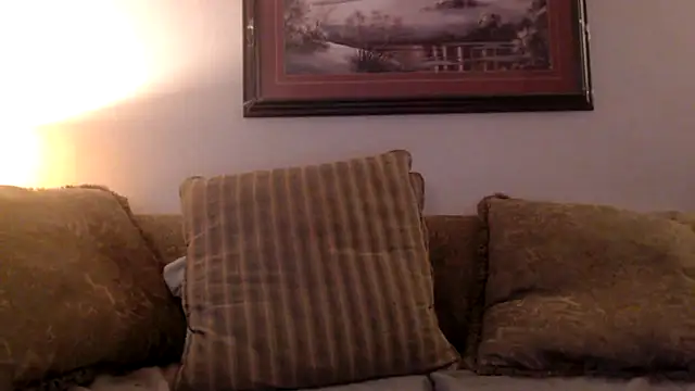 LexxiLeeds online show from October 8, 11:25 am