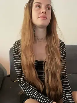 EmiliaCatalina online show from July 22, 6:42 pm