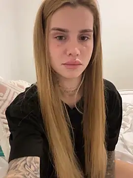 EmiliaCatalina online show from September 24, 2:10 am