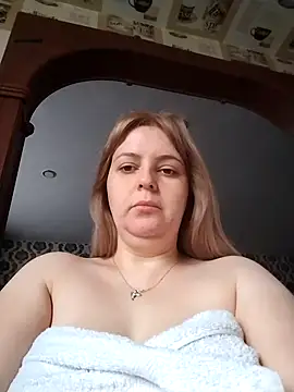 Snapshot of Lady_nice_cat chatting on October 10, 3:33 am Lady nice cat online show from October 10, 3:33 am